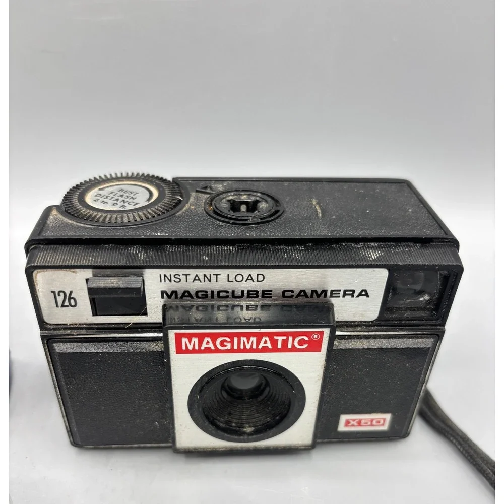 Vintage Imperial Magimatic X50‎ 126 Film Camera with GE Magicubes Flash Cubes